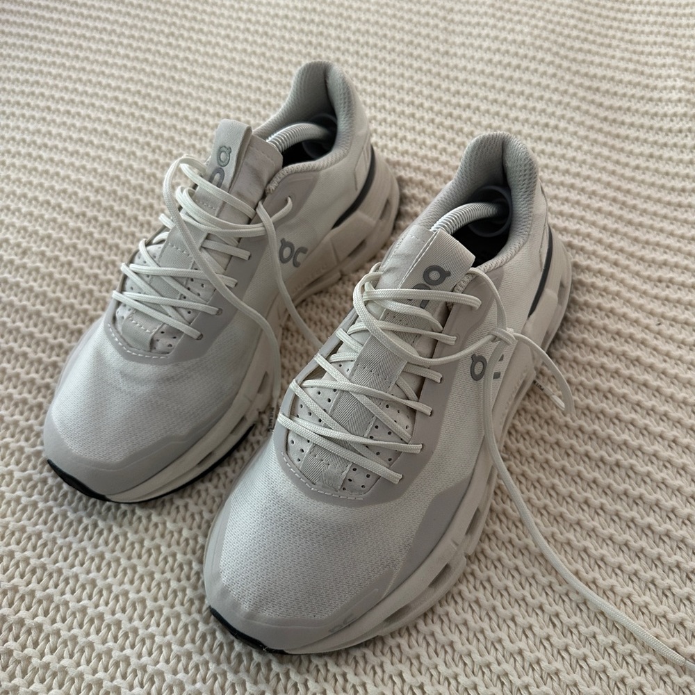 On running cloudnova 37.5 EU US W 6.5 #onrunning #onsneakers #on #cloudnova